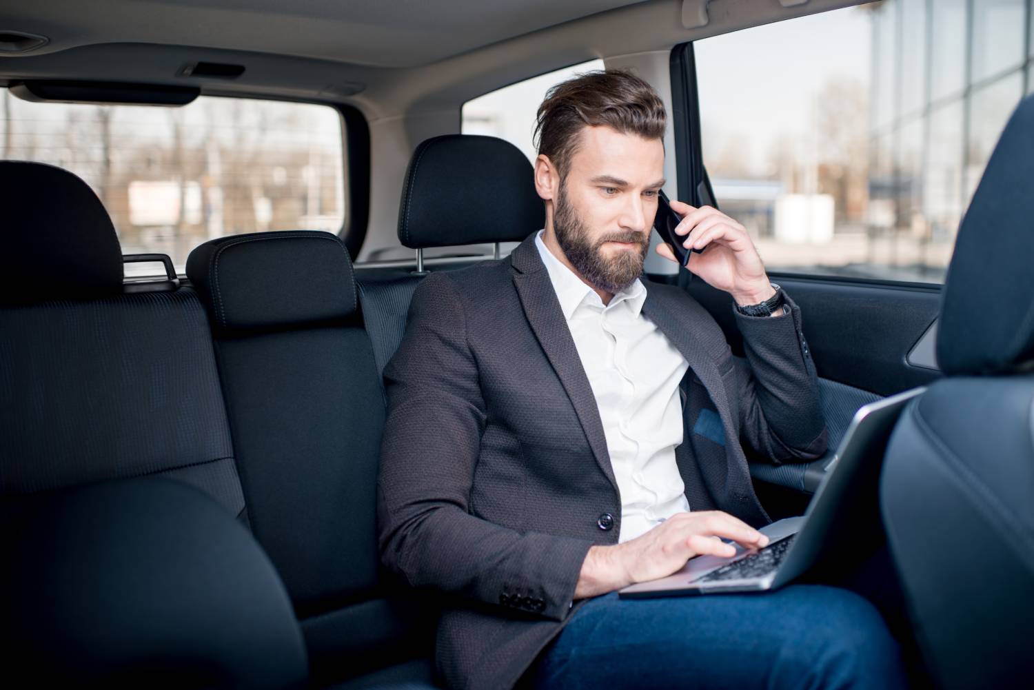 Transport en taxi pour les professionnels dans le Haut-Rhin &agrave; Saint-Louis et Mulhouse Kingersheim